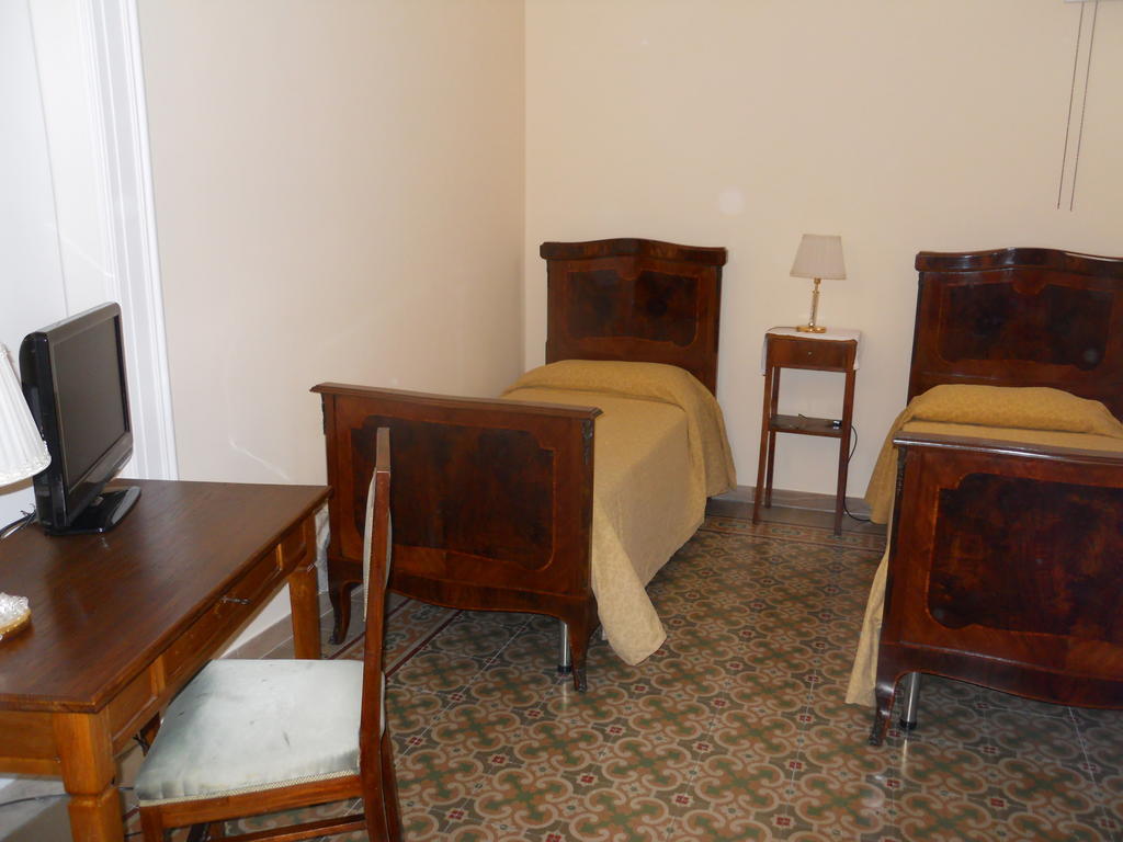 Bed and Breakfast Borgo Due Mari Taranto Esterno foto