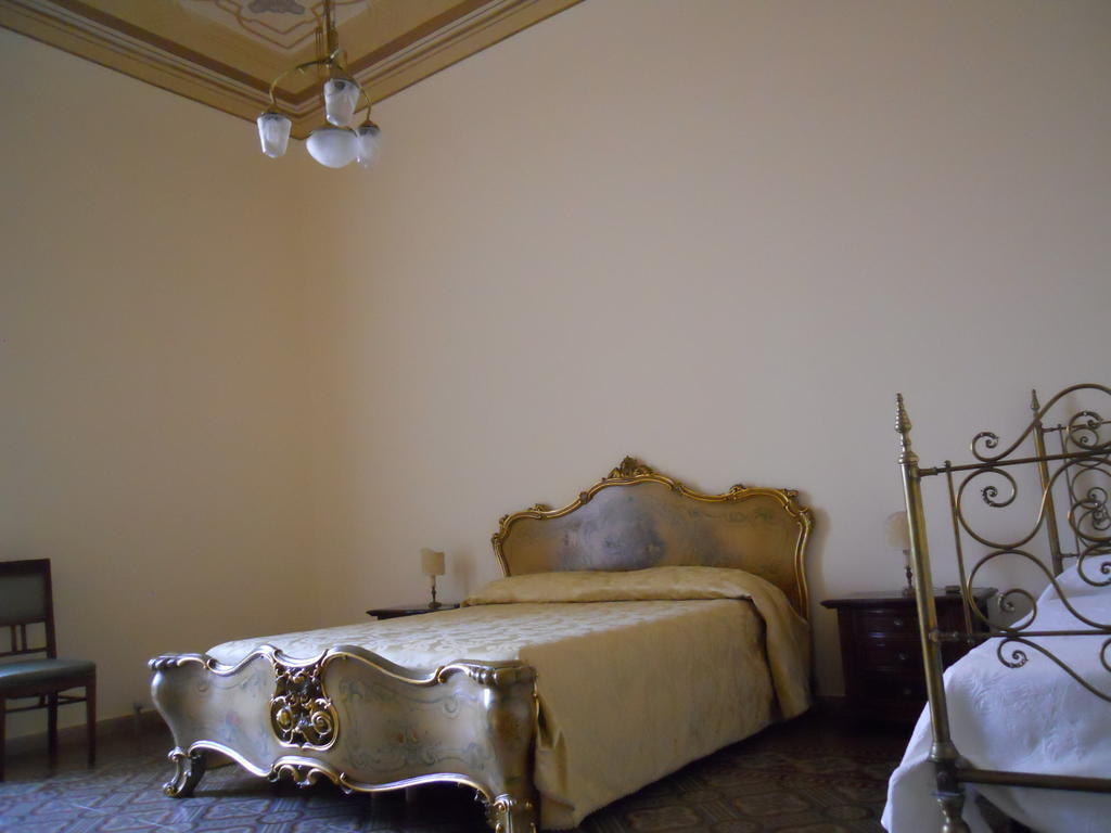 Bed and Breakfast Borgo Due Mari Taranto Camera foto